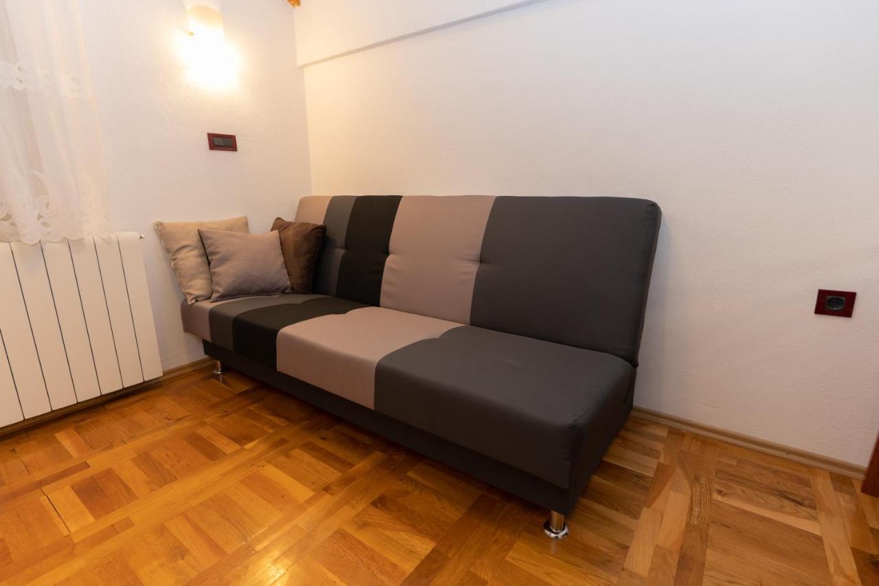 Apartman Miramare Otočac Εξωτερικό φωτογραφία