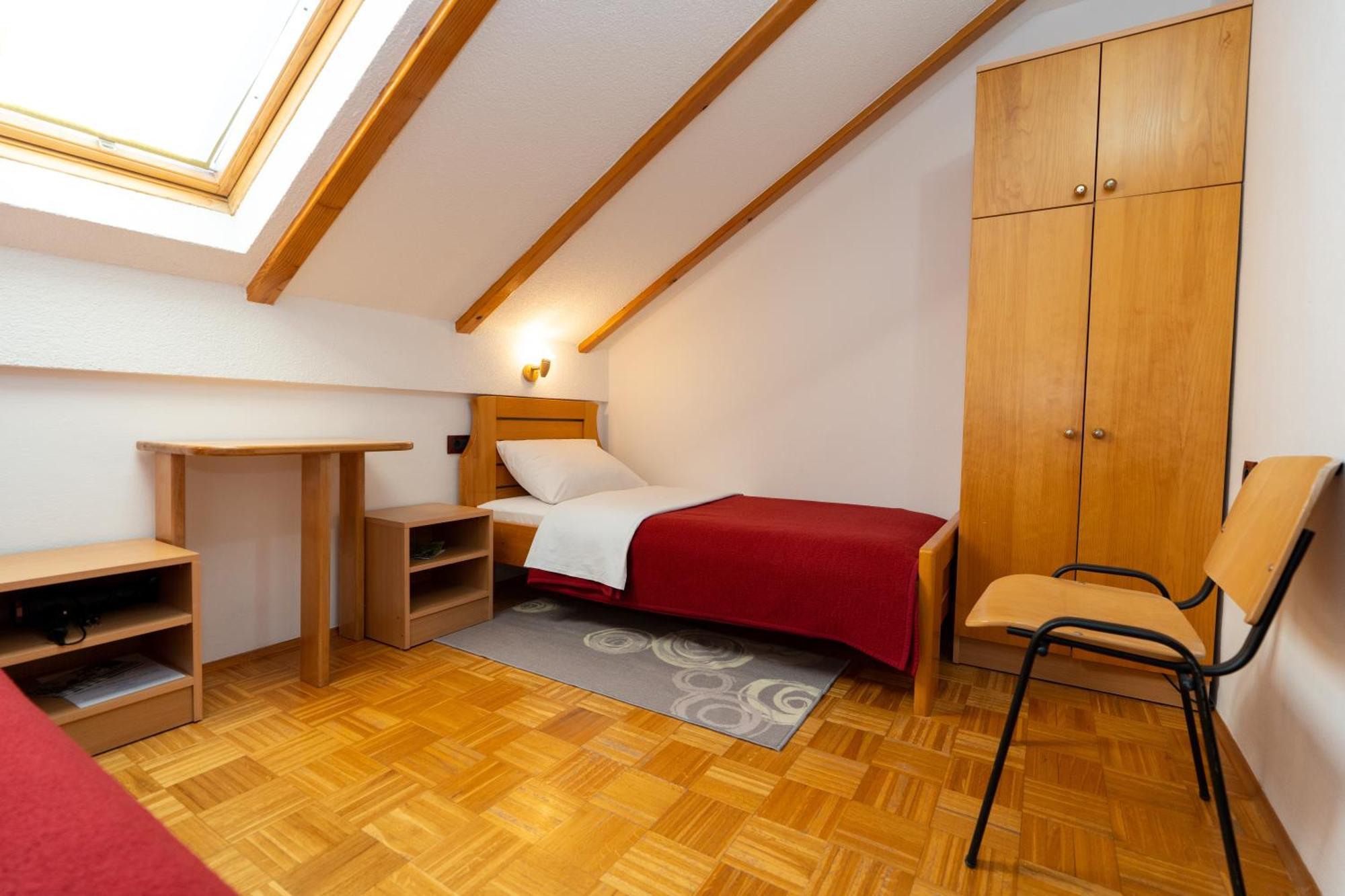 Apartman Miramare Otočac Εξωτερικό φωτογραφία