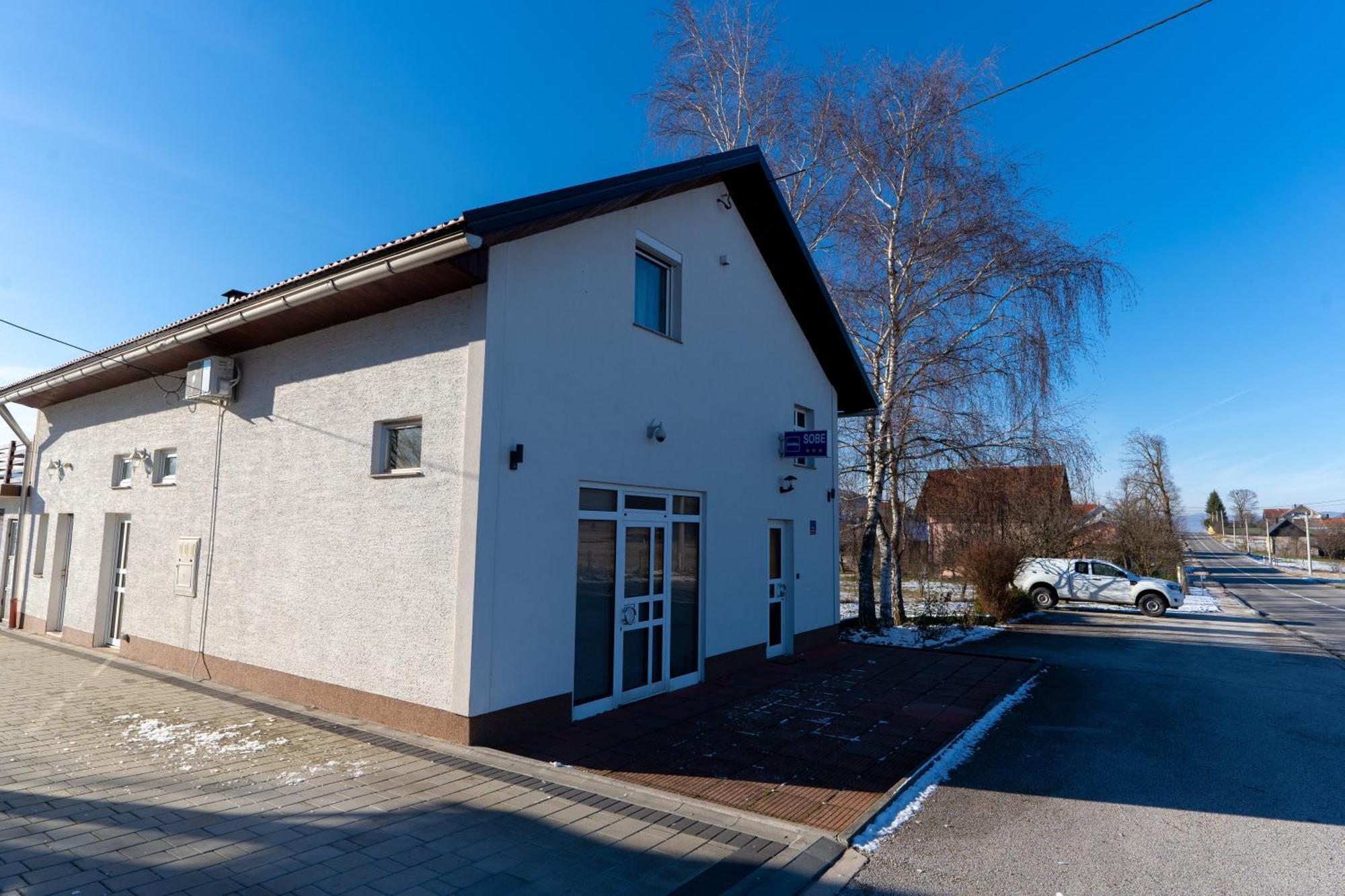 Apartman Miramare Otočac Εξωτερικό φωτογραφία