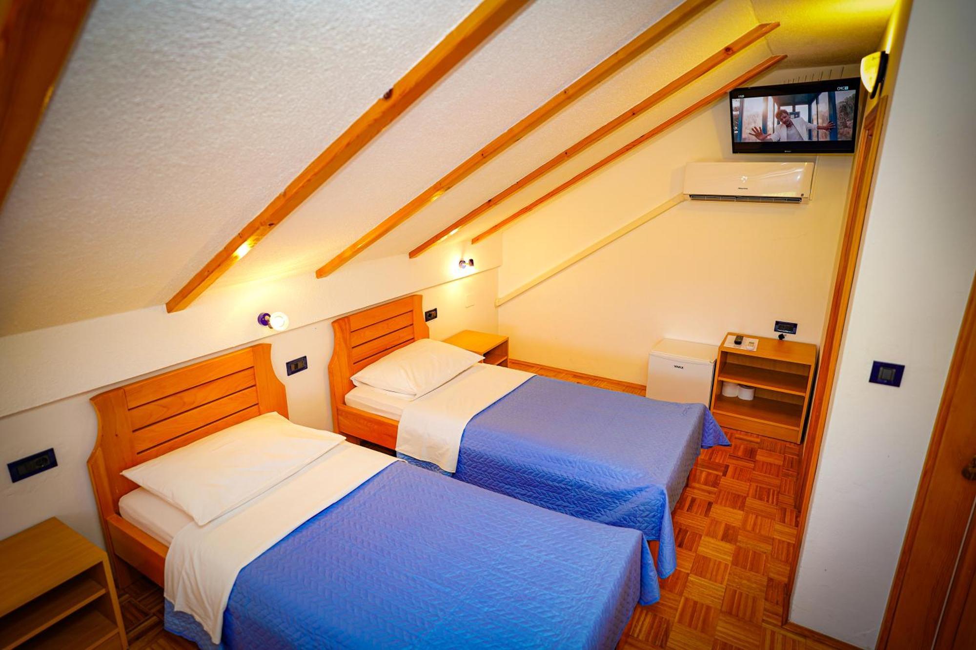 Apartman Miramare Otočac Εξωτερικό φωτογραφία