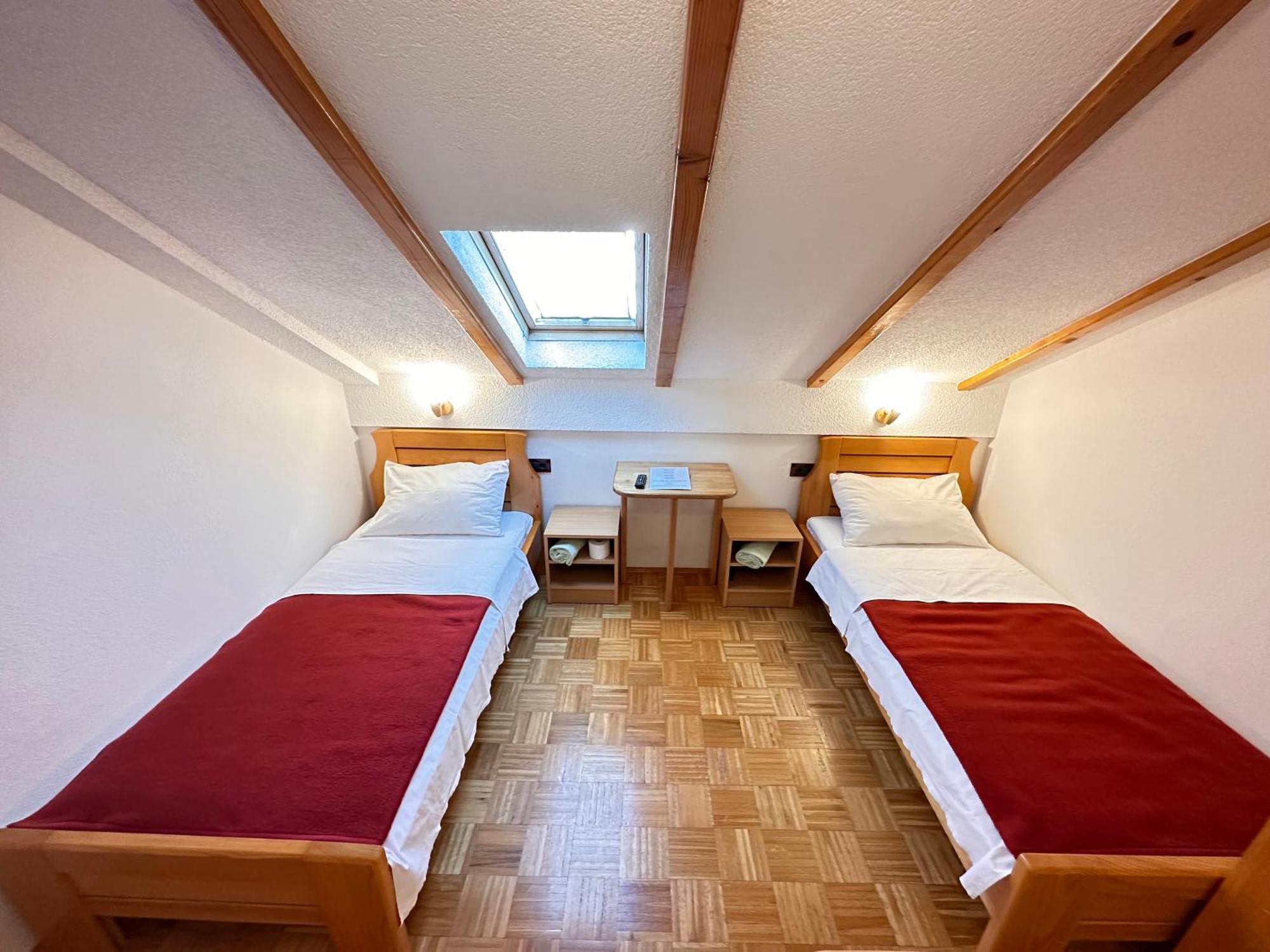 Apartman Miramare Otočac Εξωτερικό φωτογραφία