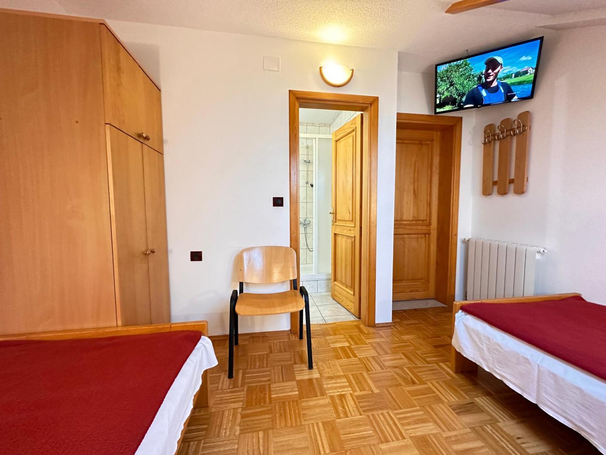 Apartman Miramare Otočac Εξωτερικό φωτογραφία