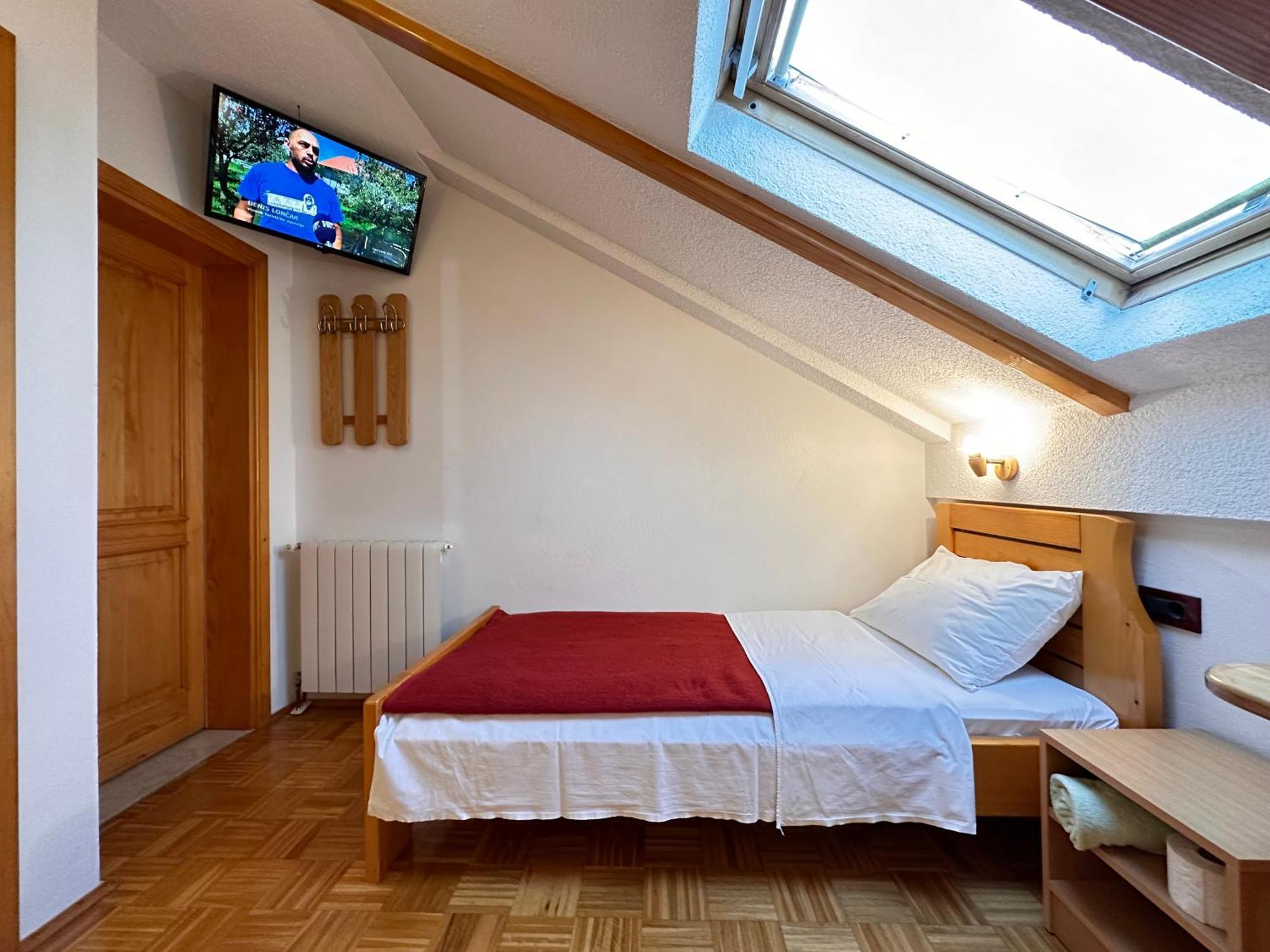 Apartman Miramare Otočac Εξωτερικό φωτογραφία