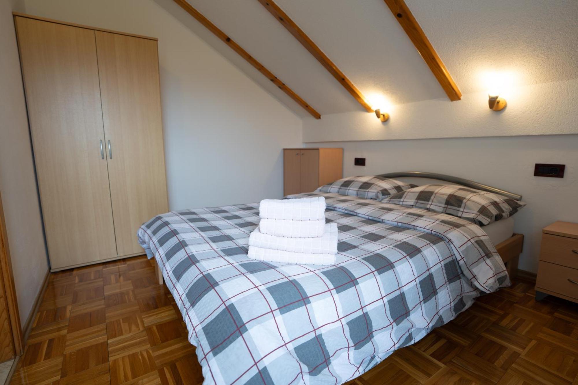 Apartman Miramare Otočac Εξωτερικό φωτογραφία