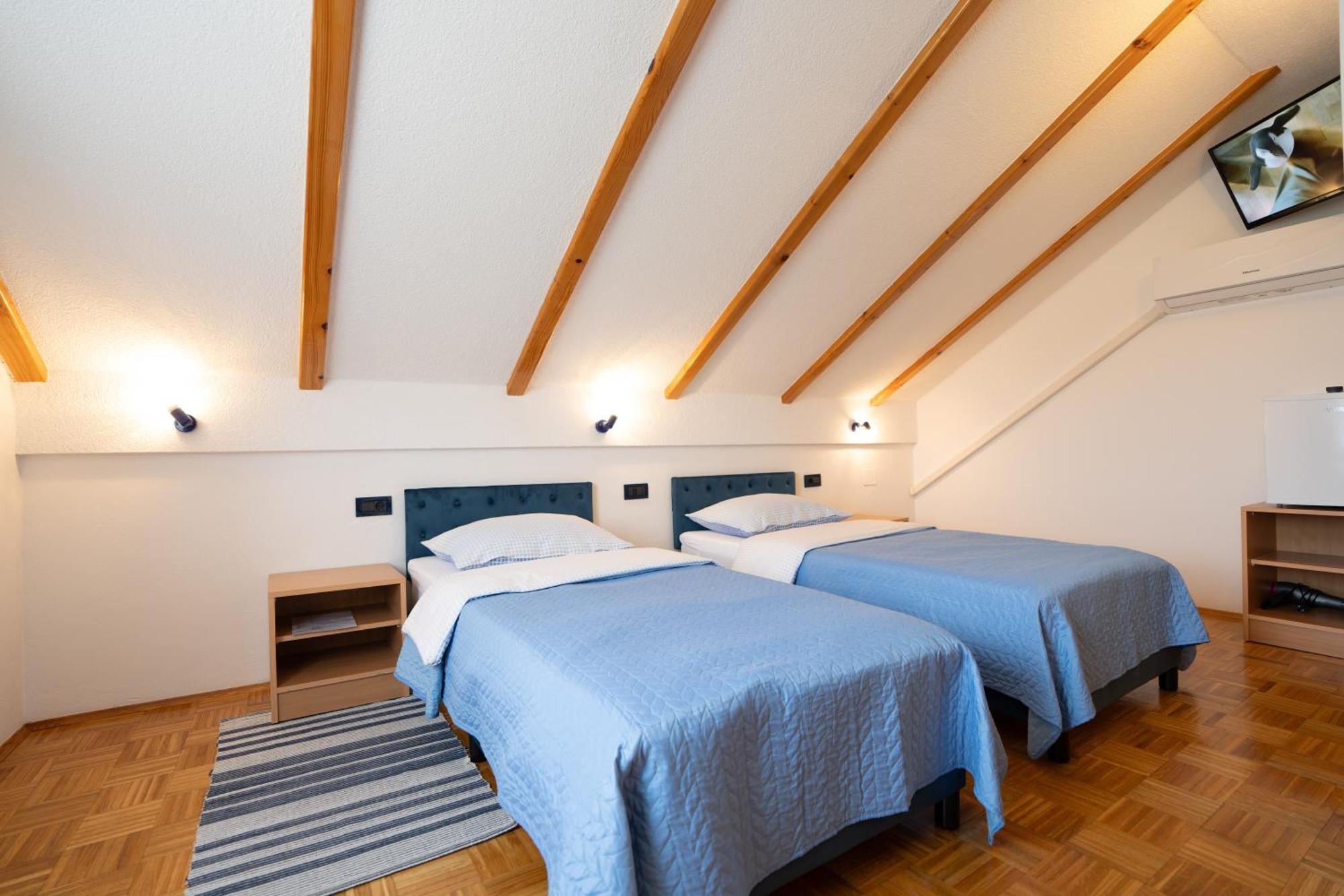 Apartman Miramare Otočac Εξωτερικό φωτογραφία