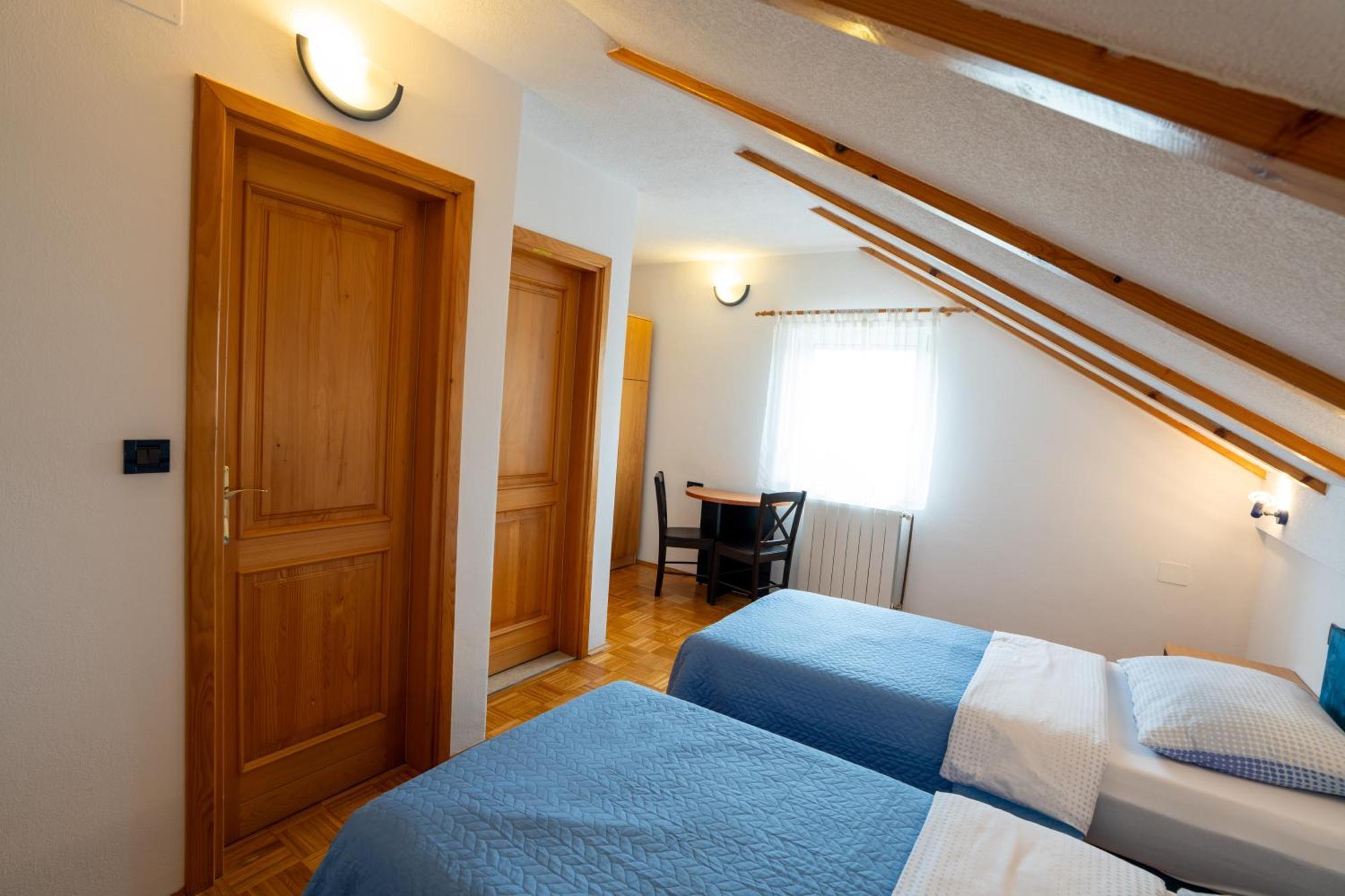 Apartman Miramare Otočac Εξωτερικό φωτογραφία