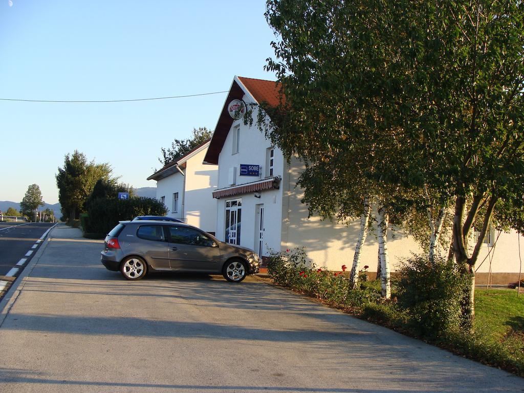 Apartman Miramare Otočac Εξωτερικό φωτογραφία